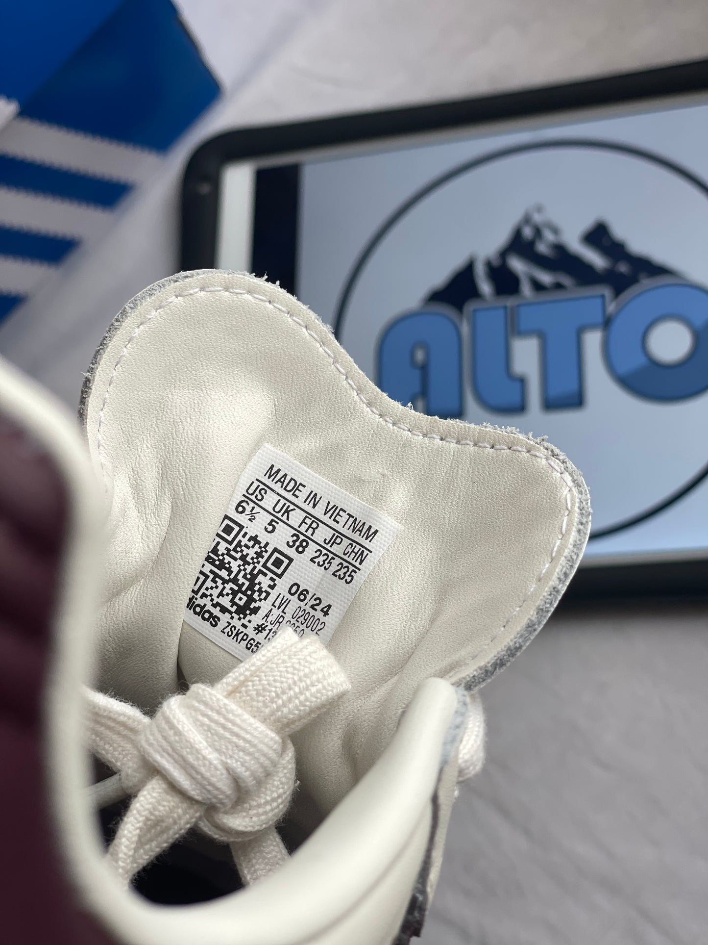 Adidas Emmi Samba (Off-white/Marron)