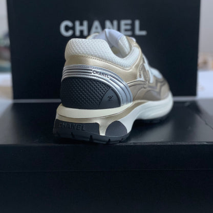 Chanel CC Logo White Gold