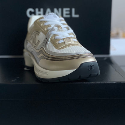 Chanel CC Logo White Gold