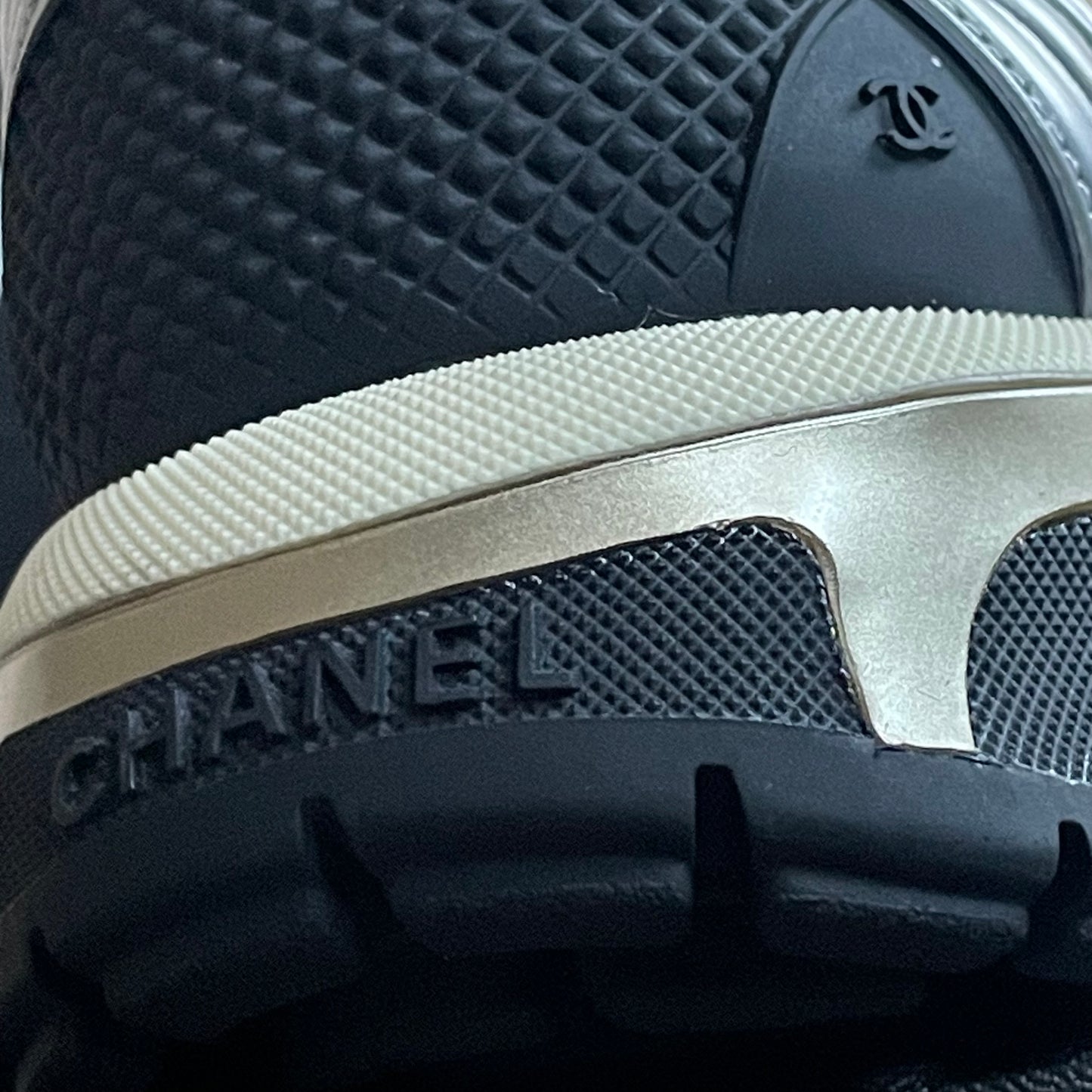 Chanel CC Logo White Gold