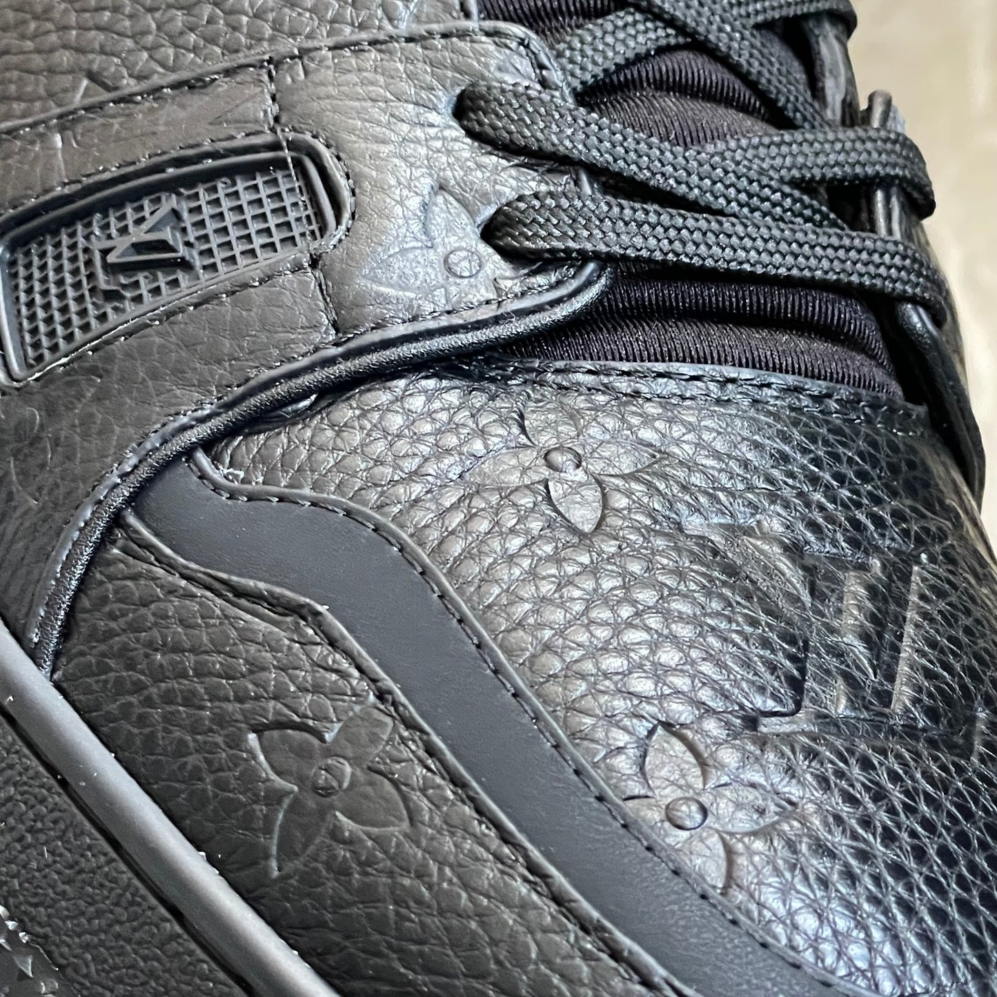 Louis Vuitton LV Trainer Sneaker Noir