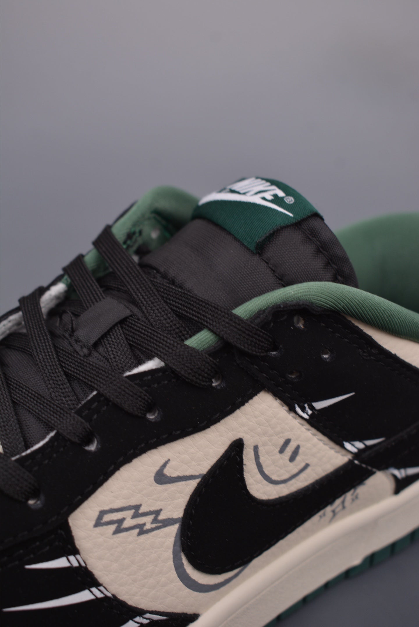 Nike SB Dunk Low Green Black