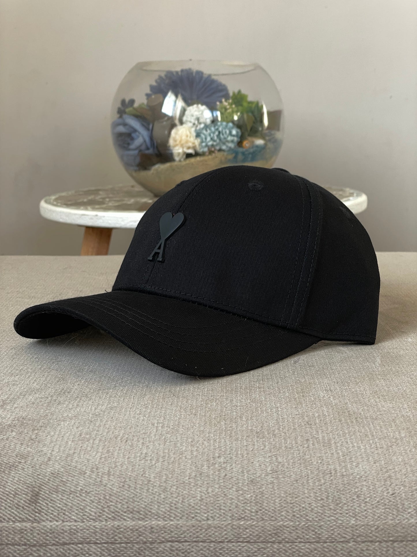 Casquette Ami Noir Avec Logo Noir Réglable Strapback