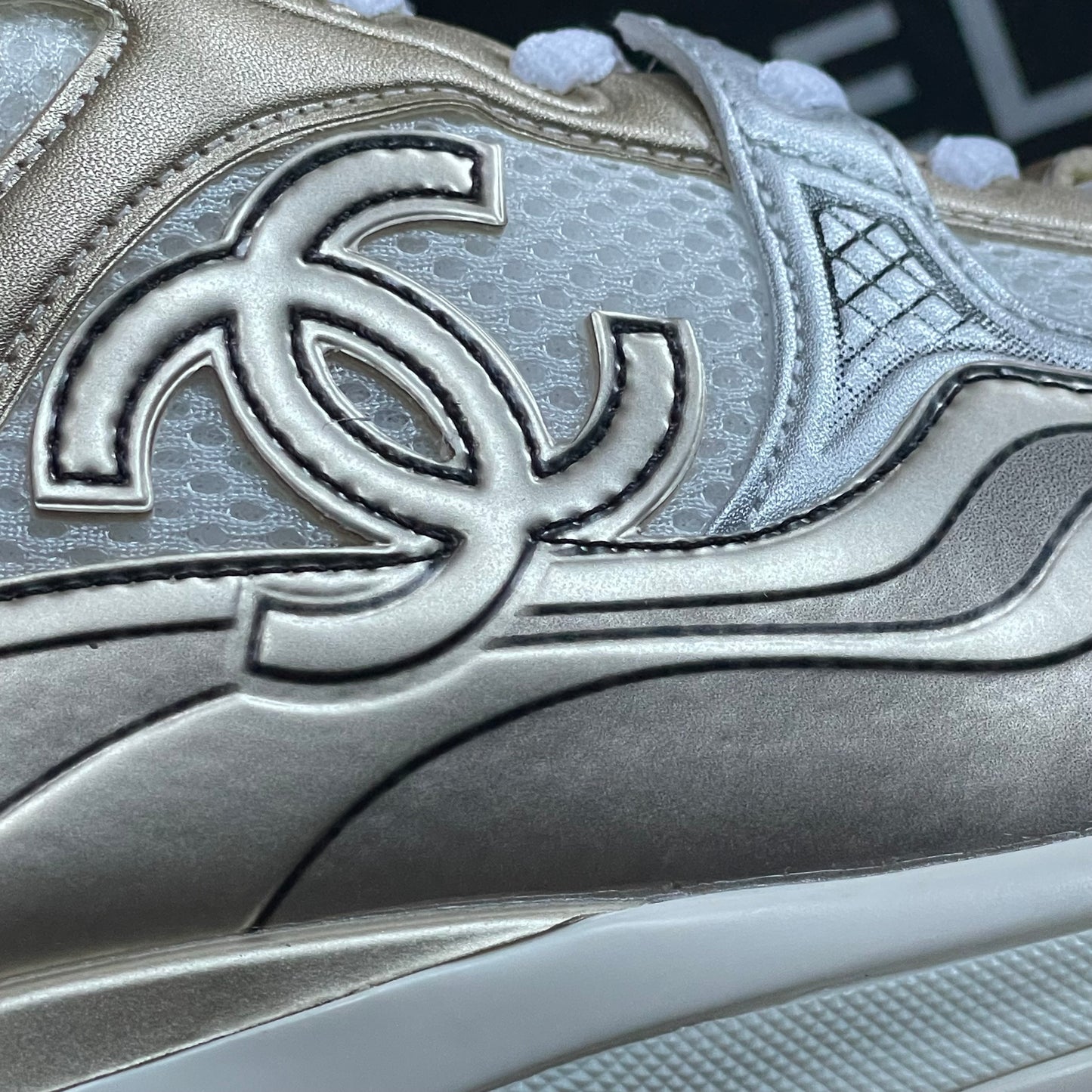 Chanel CC Logo White Gold