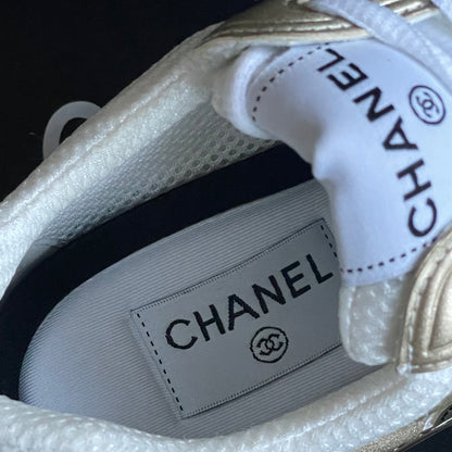 Chanel CC Logo White Gold