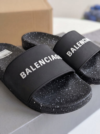 Balenciaga pool slides Noir Blanc Motif