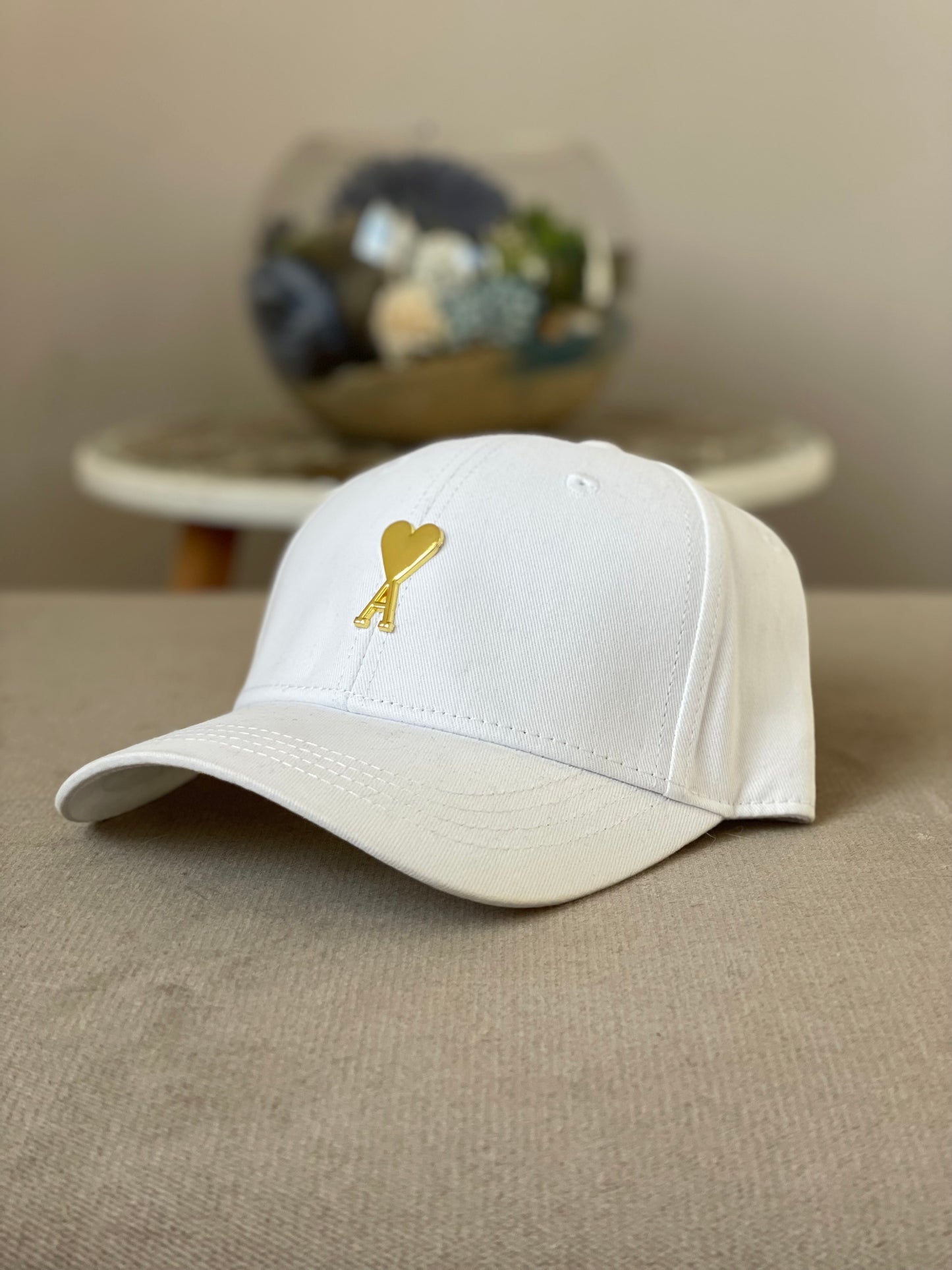 Casquette Ami Blanc Avec Logo Doré Réglable Strapback
