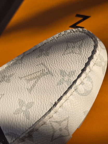Louis Vuitton Driver Moccasins Blanc