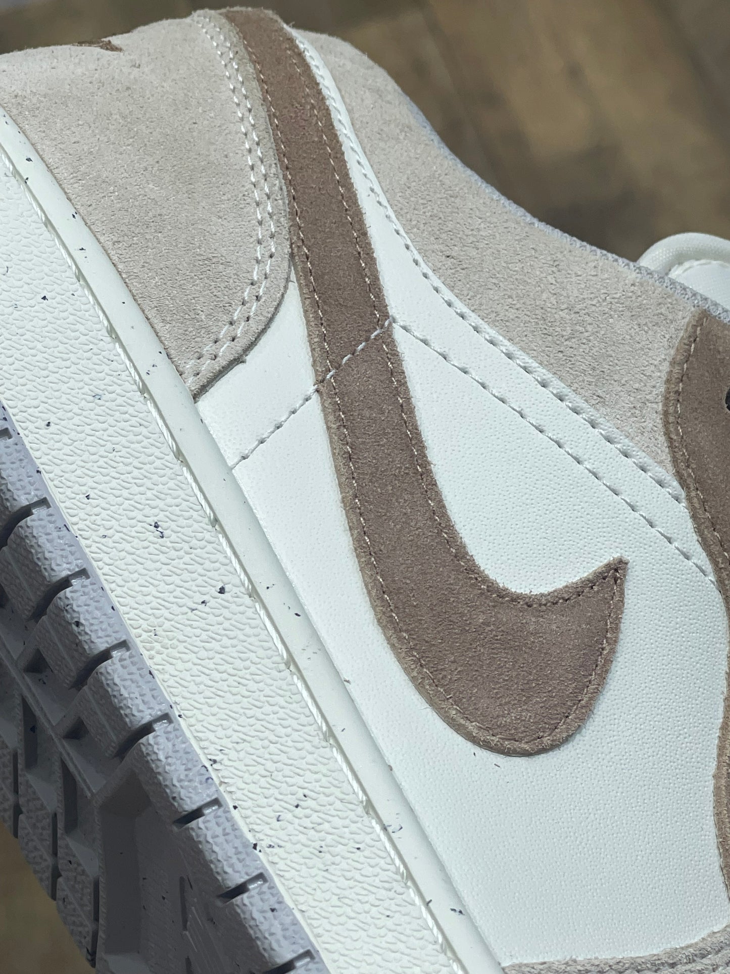 Air Jordan 1 Low SE Legend Light Brown