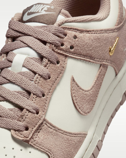 Nike Sb Dunk Low Sail/Metallic Gold/Malt