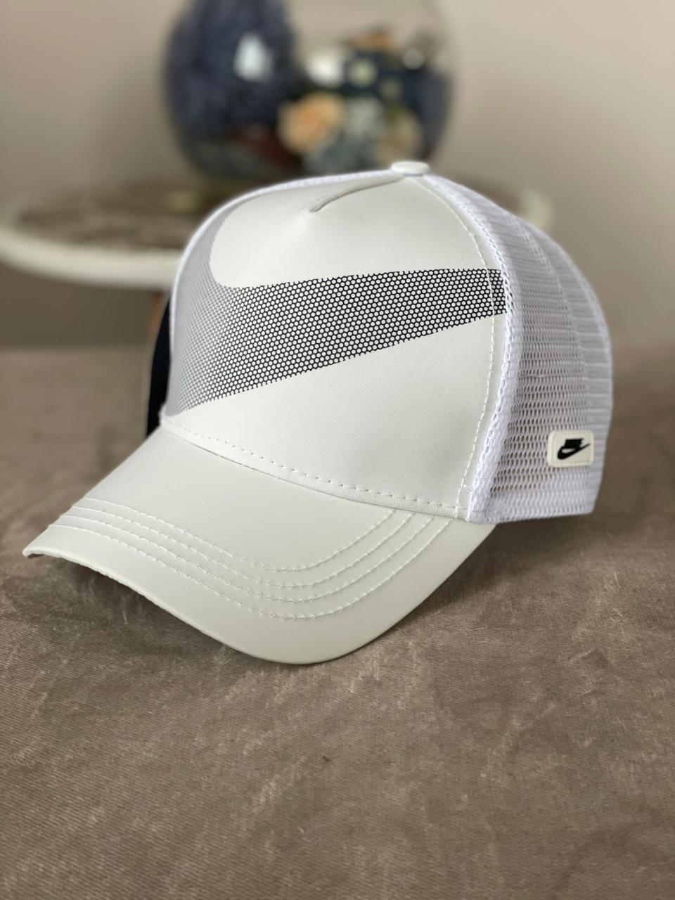 Casquette Nike Blanc Avec Logo Noir Réglable Snapback
