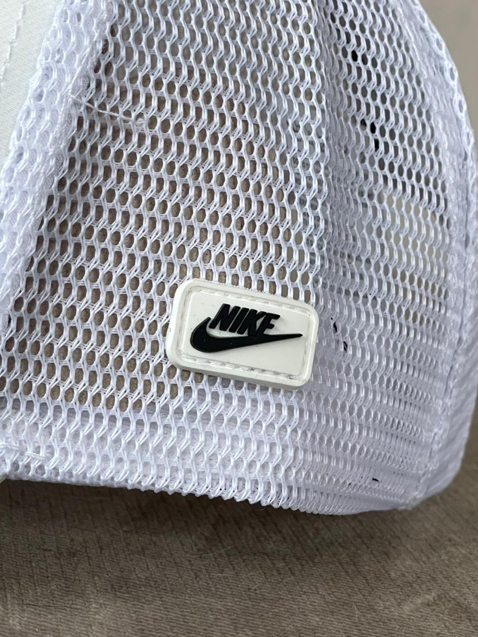 Casquette Nike Blanc Avec Logo Noir Réglable Snapback