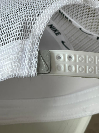 Casquette Nike Blanc Avec Logo Noir Réglable Snapback
