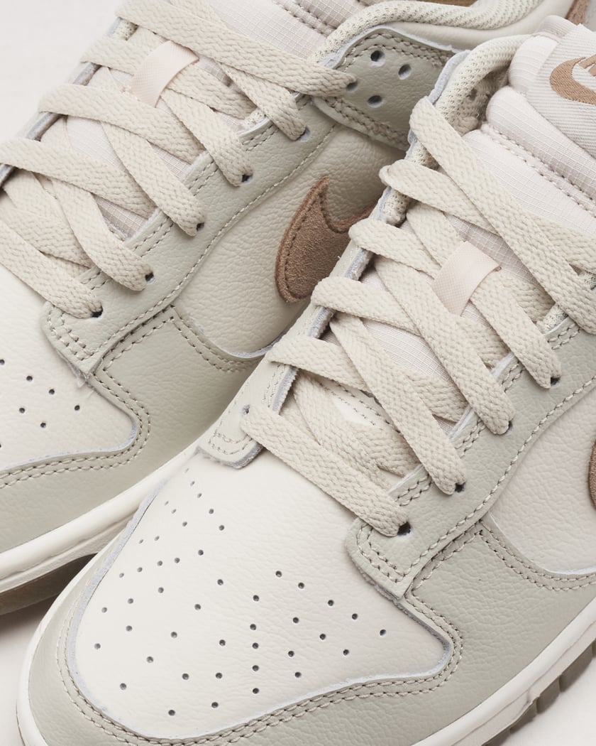 Nike Dunk Low Retro SE Premium